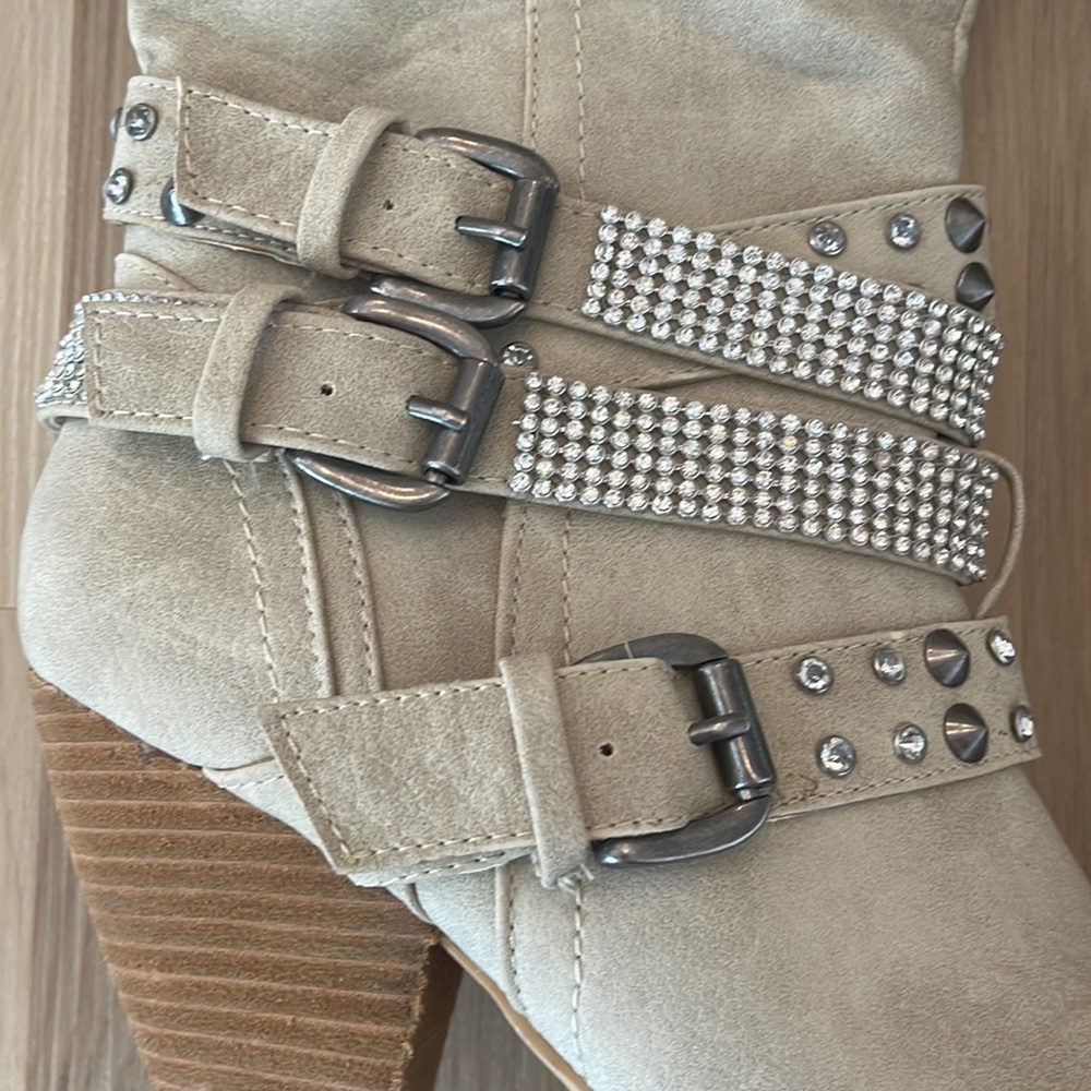 Not Rated beige tan rhinestone bling boots tall size 8 - Picture 3 of 13